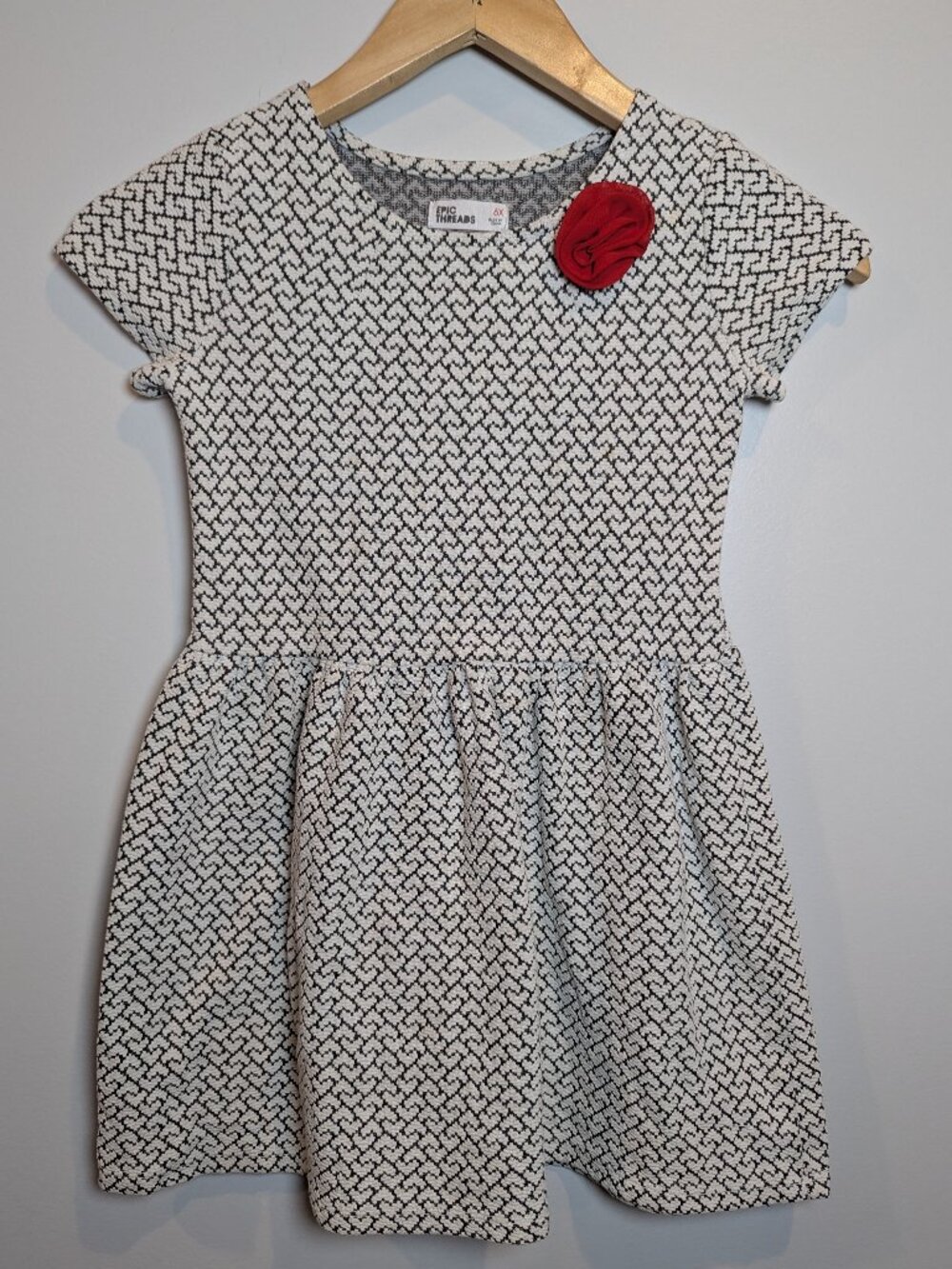 EPIC THREADS GIRL'S SIZE 6X BLACK AND CREAM DRESS WITH HEARTS RED FLOWER